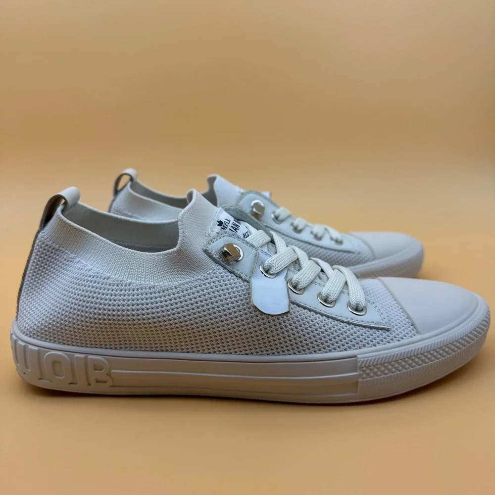 Simple Red Shan Mei White‎ Knit Slip On Women's Sneakers Size US 8 Casual Shoe